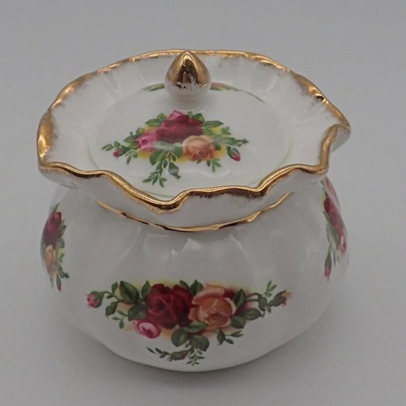 Royal Albert Old Country Roses Lidded Sugar Bowl - Picture 2 of 13